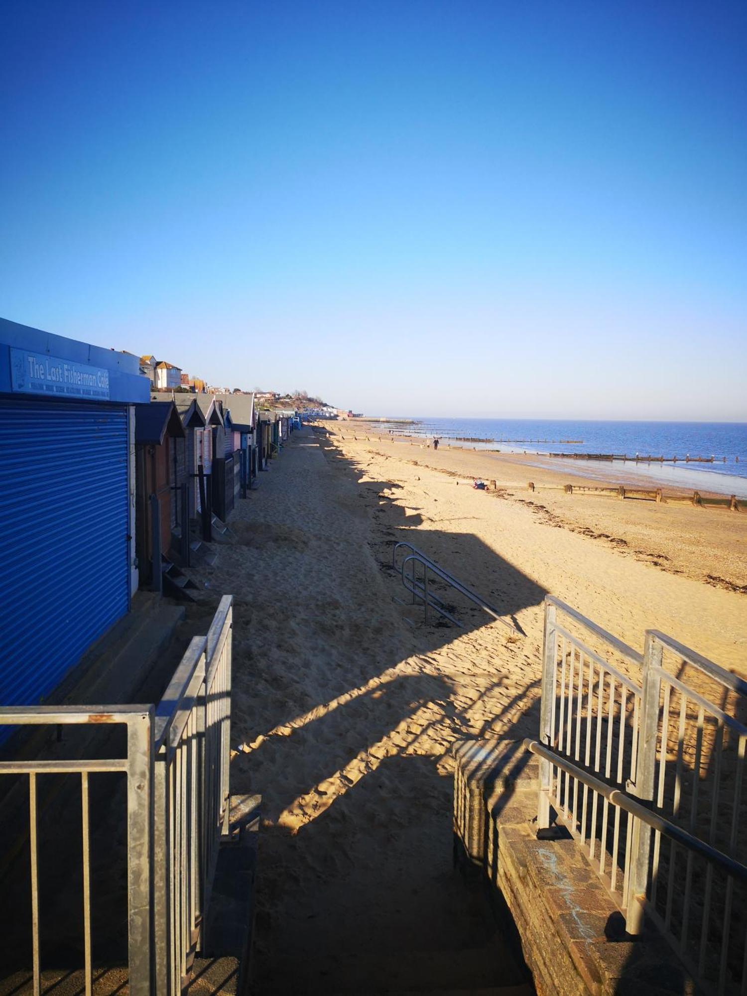 Lovely 2-Bed Caravan In Walton On The Naze Екстериор снимка